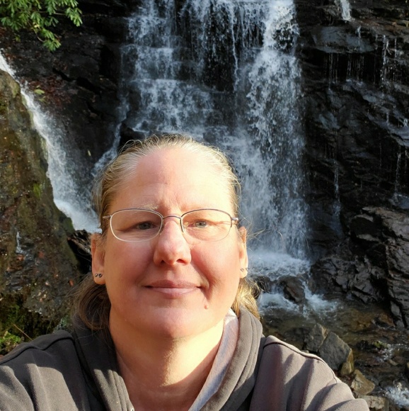 Meet your Posher, Tammy - Picture 1 of 1